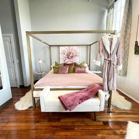 2Br 2Br Le Chateau 505 Lux Penthouse In A Historic Building Ютика Экстерьер фото